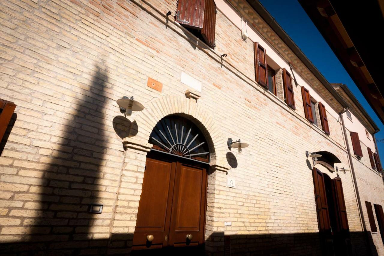 Taverna Dei Guelfi Senigallia Exterior photo